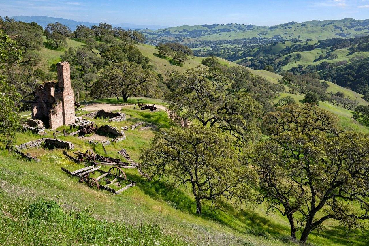 Almaden Quicksilver County Park hills, San Jose
