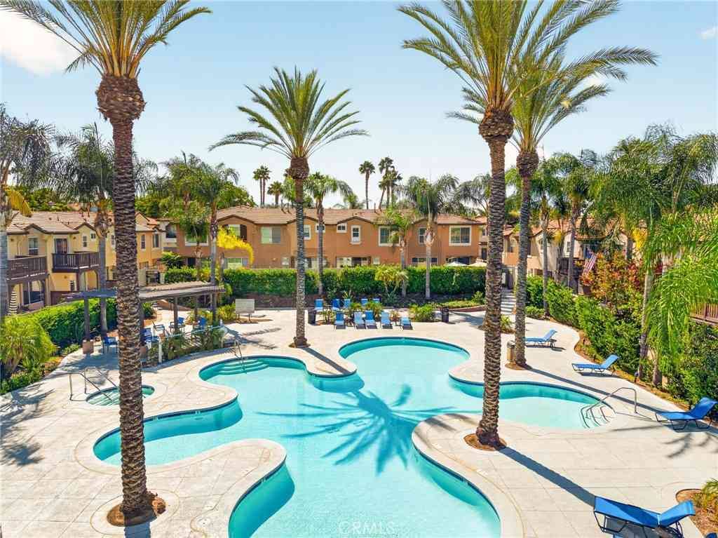 Townhome community with pool in East Sunnyvale