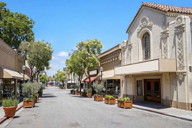 Menlo Park tree-lined neighborhood