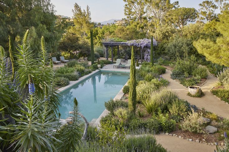 Backyard garden landscaping at a Ladera home