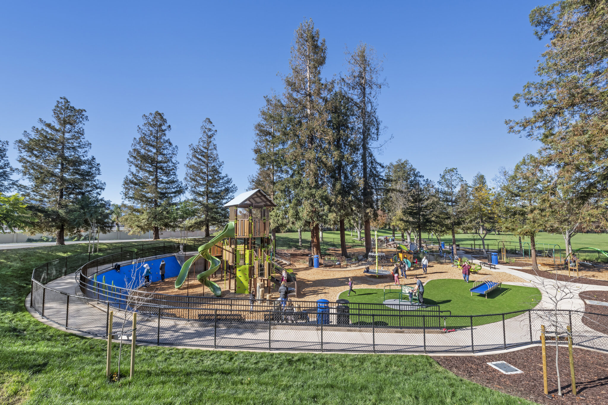 Green park with lawn and trees near Rancho Rinconada